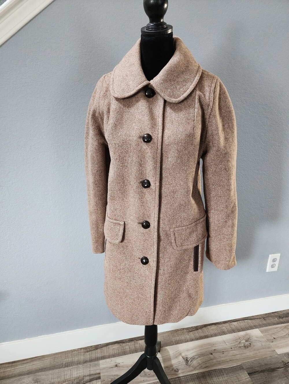 Womens  Vintage 1970'sClassic Tweed Button-Front Coat in Light Brown